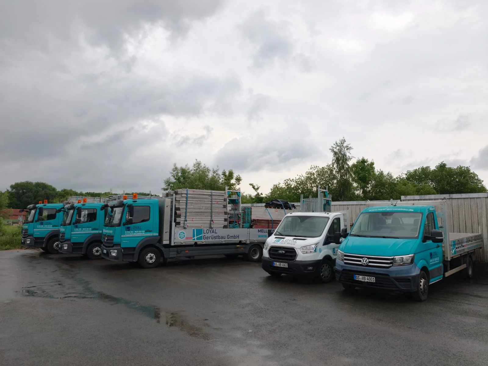 Fahrzeuge der LOYAL Gerüstbau GmbH